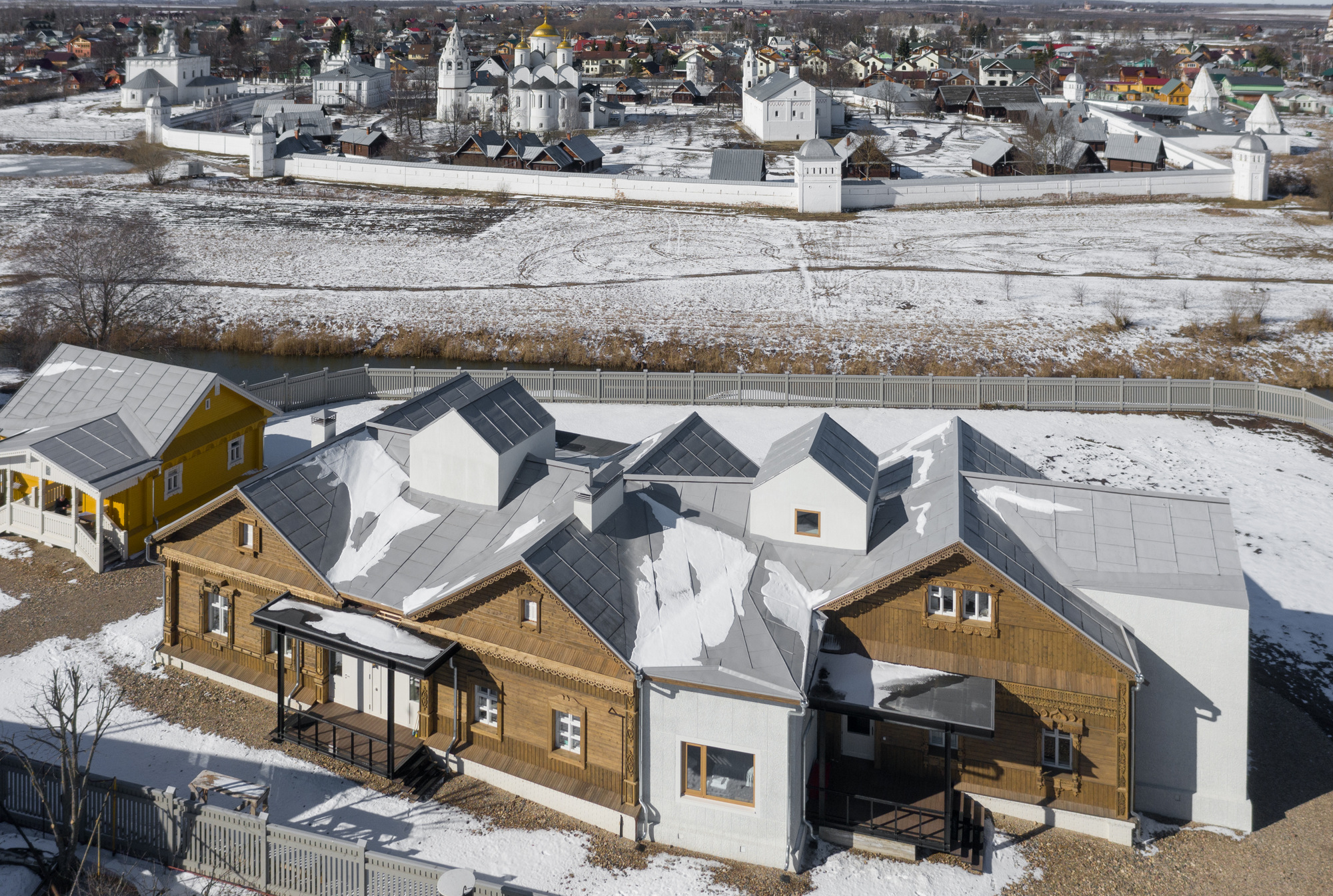 Suzdal Dacha House - Home Snapshots