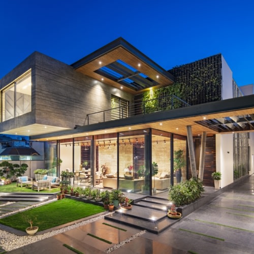 recent The Cantilever House home design projects
